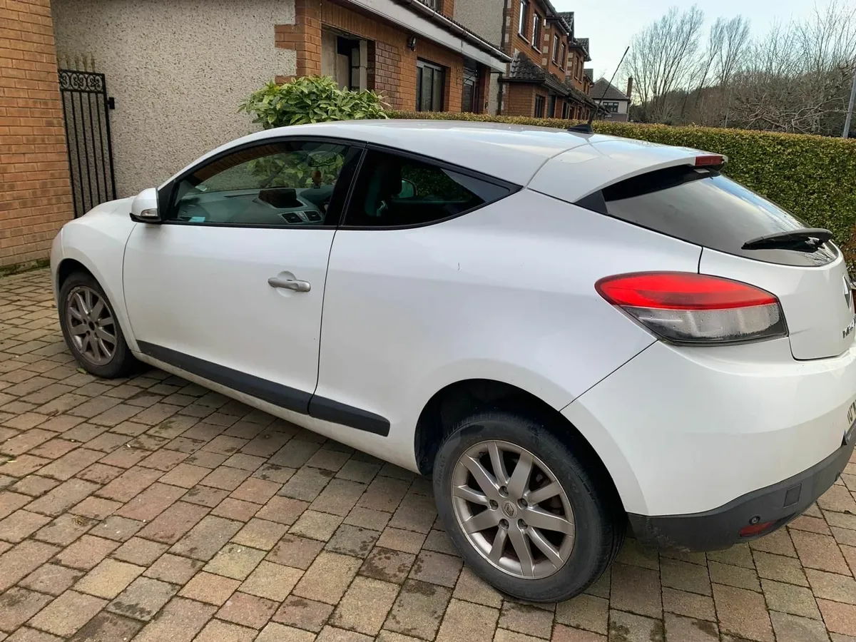 Renault Megane 2010 - Image 2