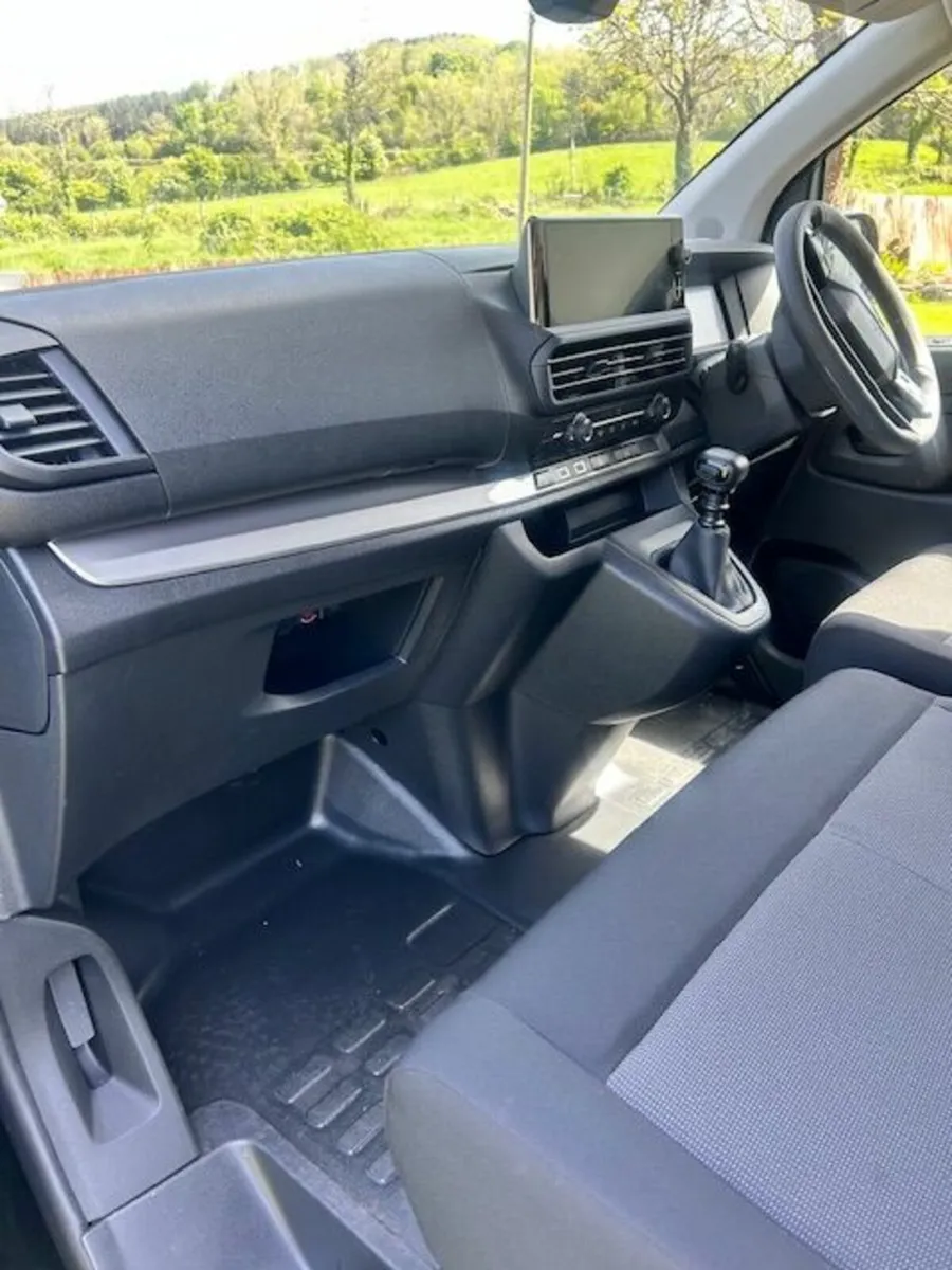 Opel Vivaro 2024 - Image 2