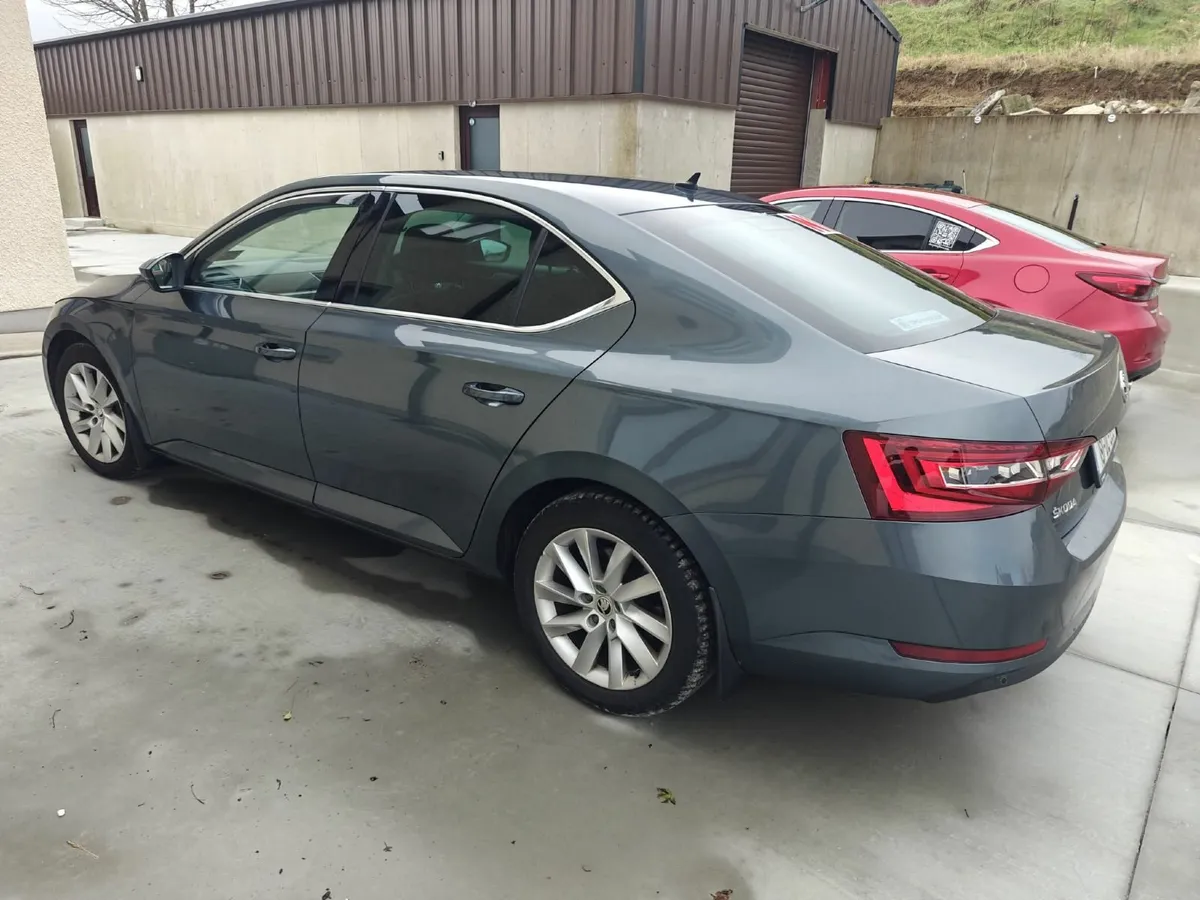 Skoda Superb 2018 - Image 3