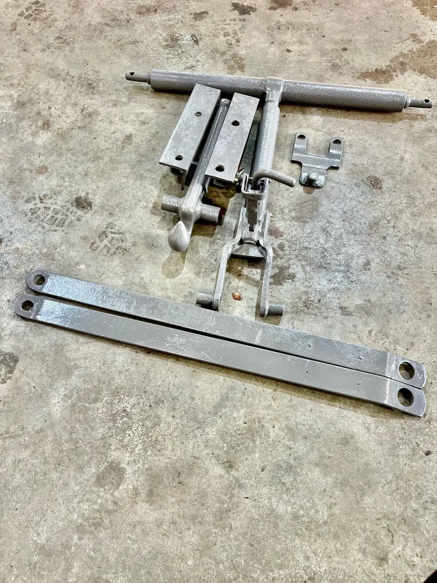 Massey Ferguson TE20, 35, 65, 135 Hitches - Image 3