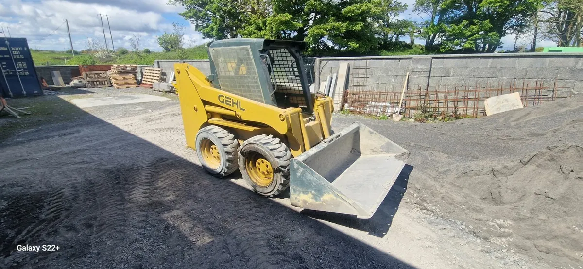 GEHL 3935 SKID STEER LOADER - Image 1