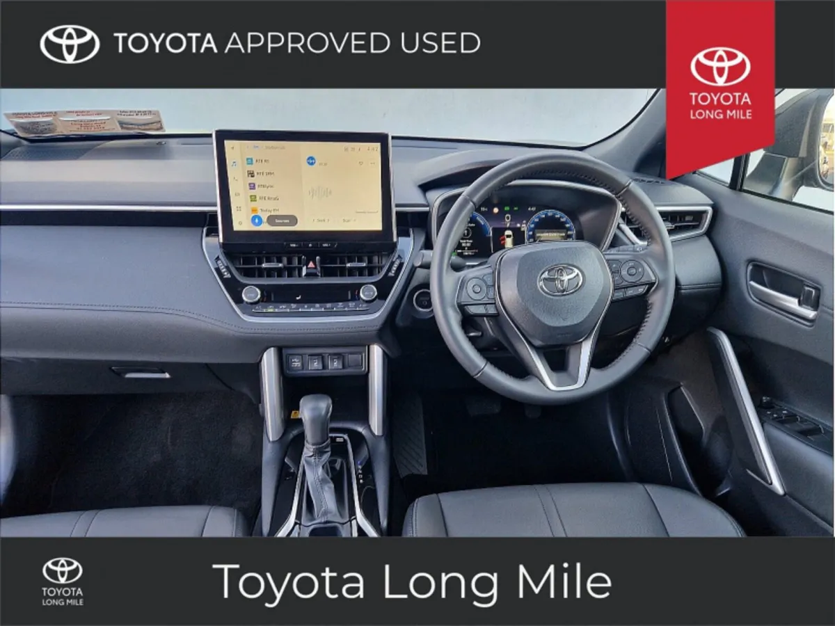 Toyota Corolla Cross 2.0 Hybrid Sol 5dr - Image 3
