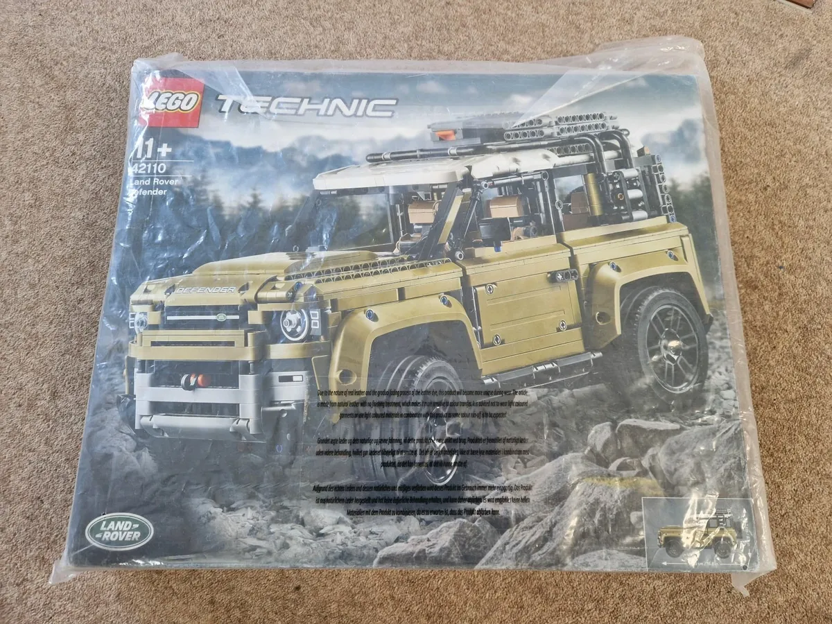 LEGO Technics - Land Rover Defender - Image 2