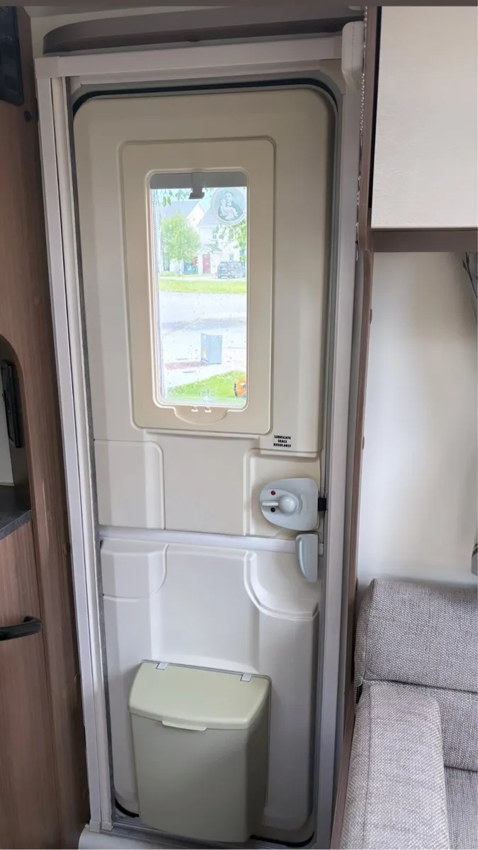 Caravan - Image 4