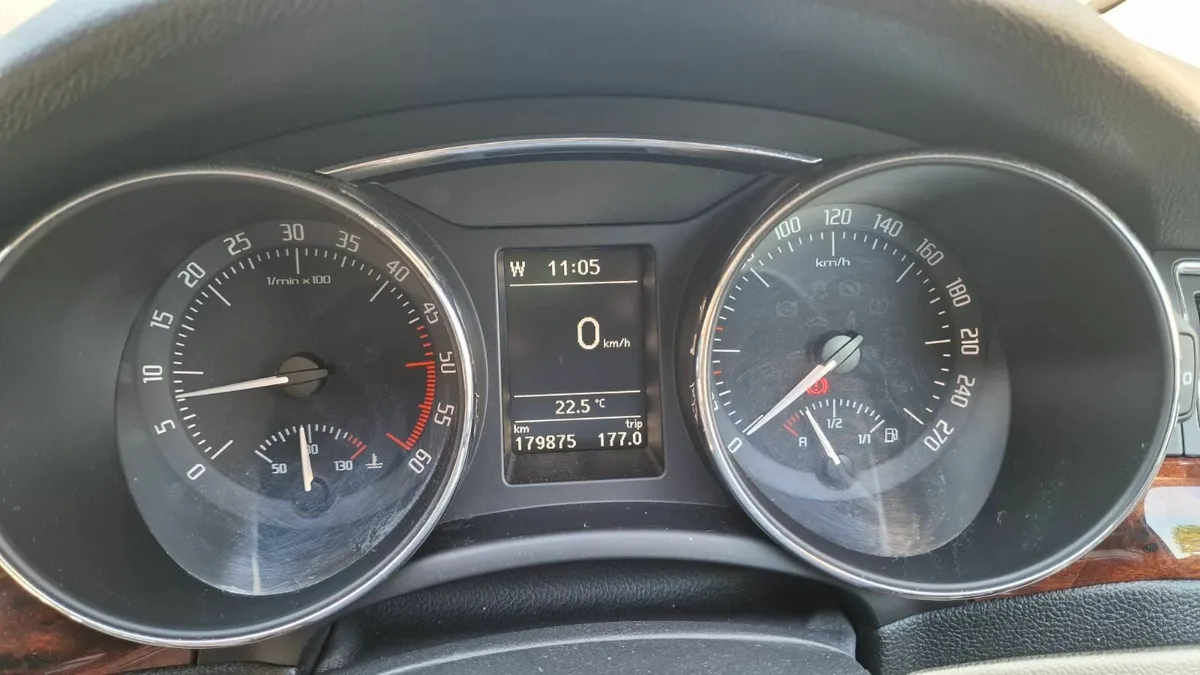 Skoda Superb 2011 - Image 3