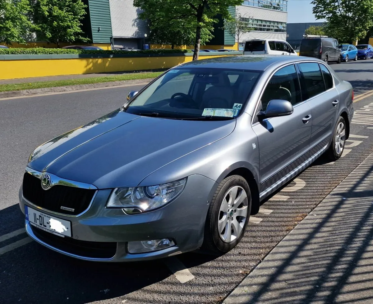 Skoda Superb 2011 - Image 1