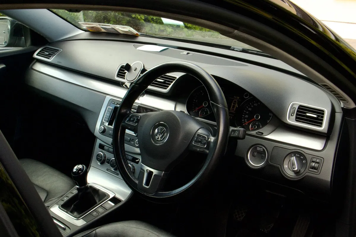 2014 Volkswagen Passat 2.0 TDI Executive - Image 2