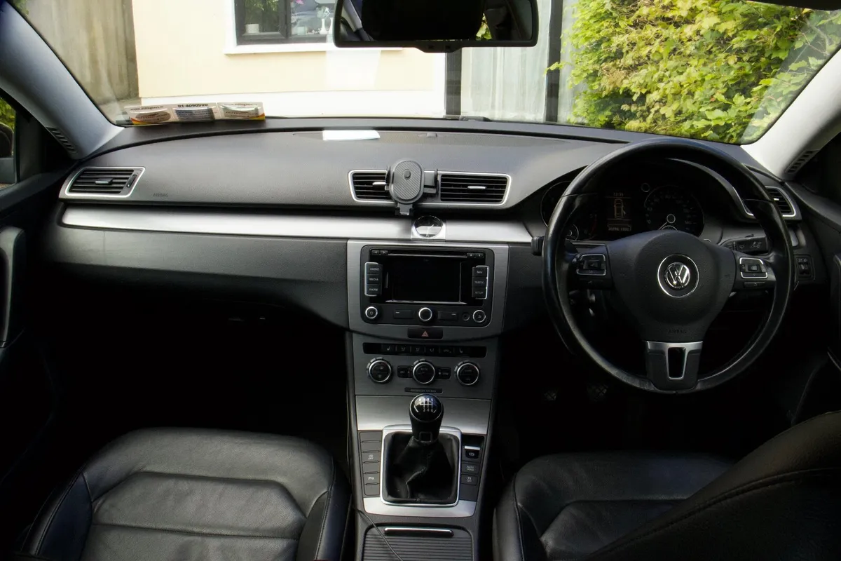 2014 Volkswagen Passat 2.0 TDI Executive - Image 3