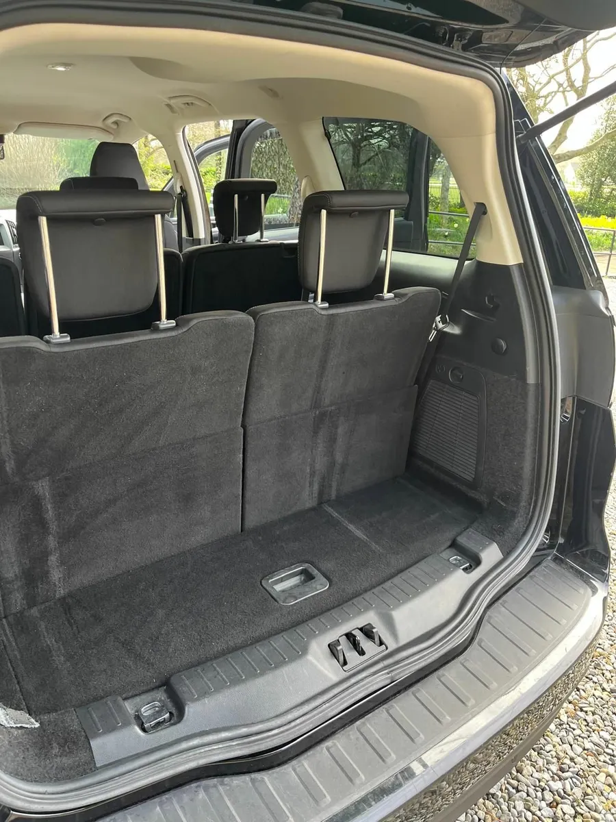 Ford Galaxy 2020 - Image 2