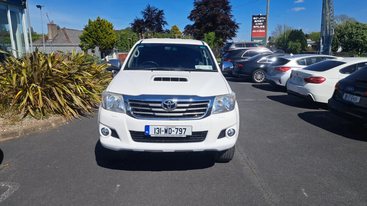 Toyota Hilux 2013 3.0 DIESEL INVINCIBLE - Image 2