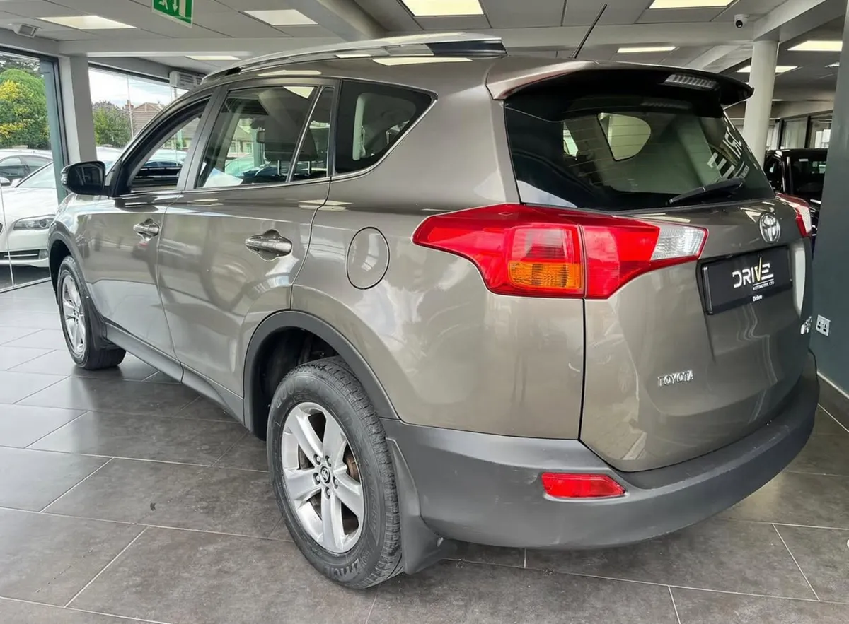 Toyota RAV4 2015 - Image 3