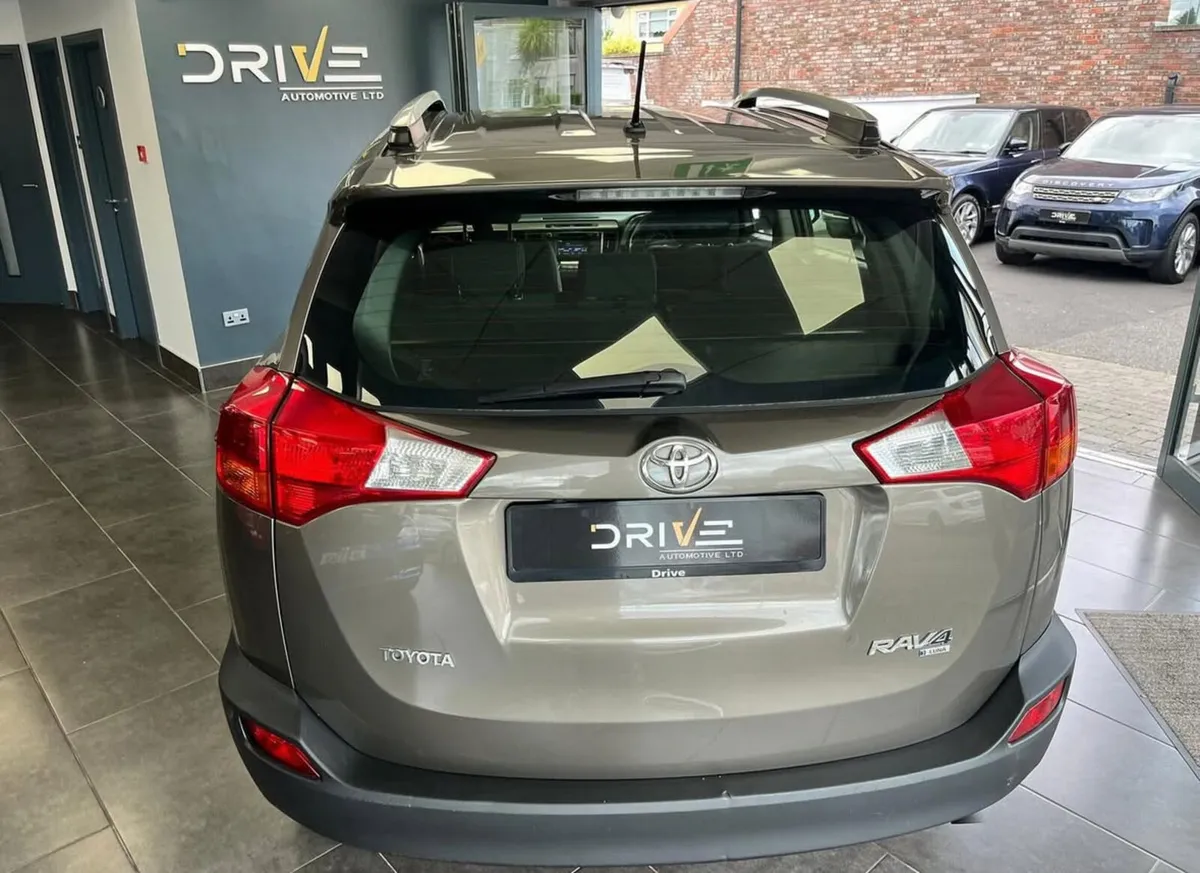 Toyota RAV4 2015 - Image 4