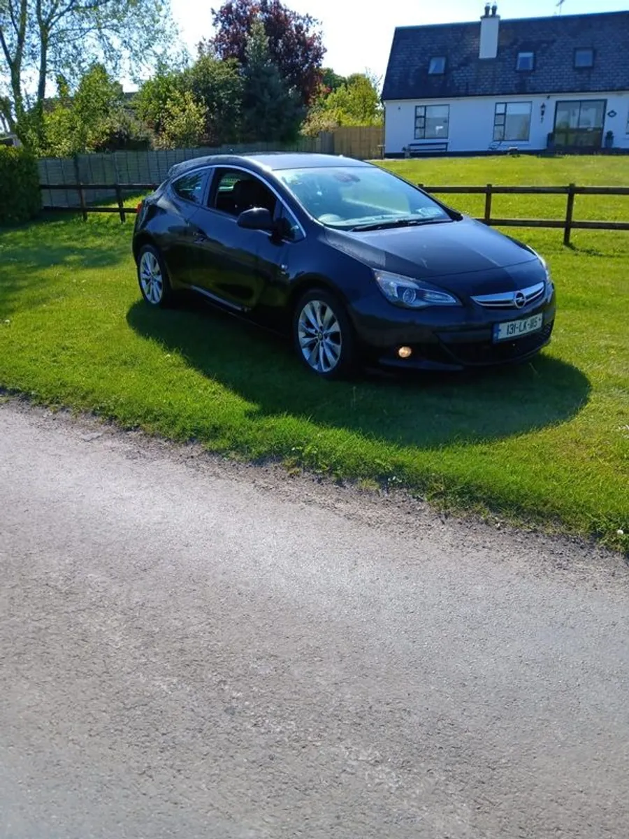 131 Opel Astra Gtc Diesel - Image 1