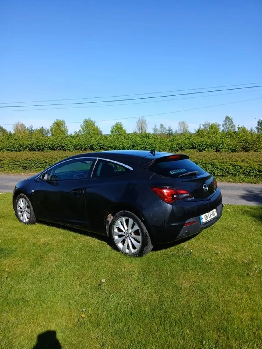 131 Opel Astra Gtc Diesel - Image 4
