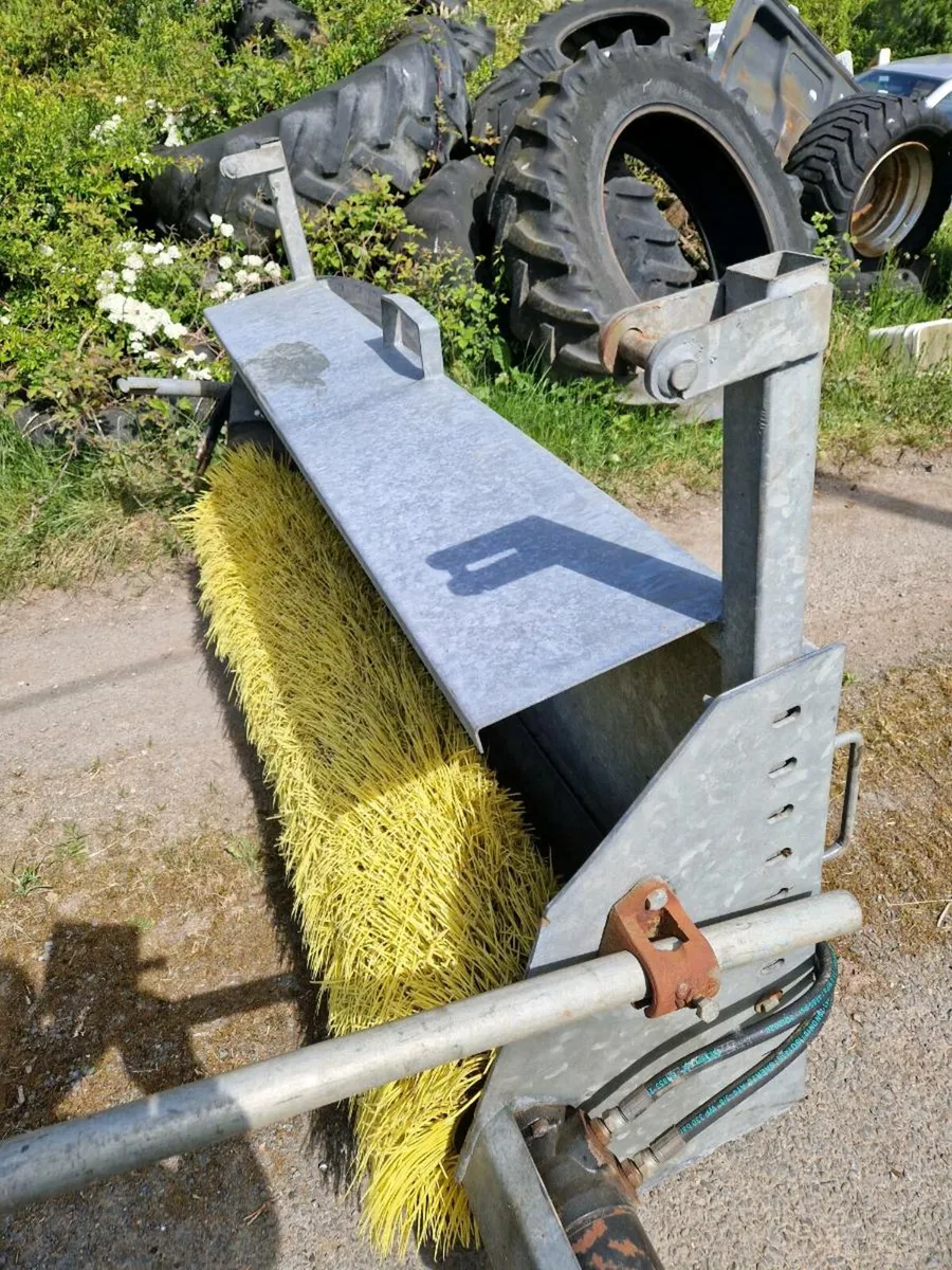 Road sweeper - Image 2