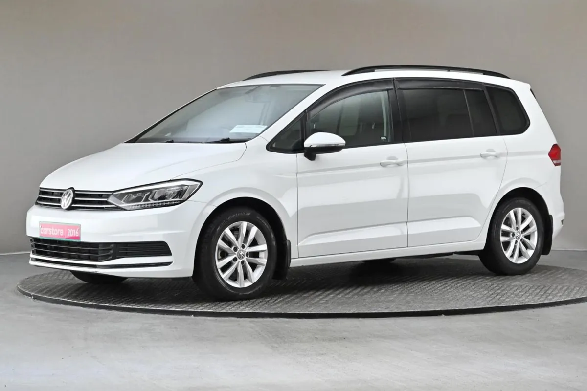 Volkswagen Touran 1.4 TSI DSG Trendline reverse C - Image 4