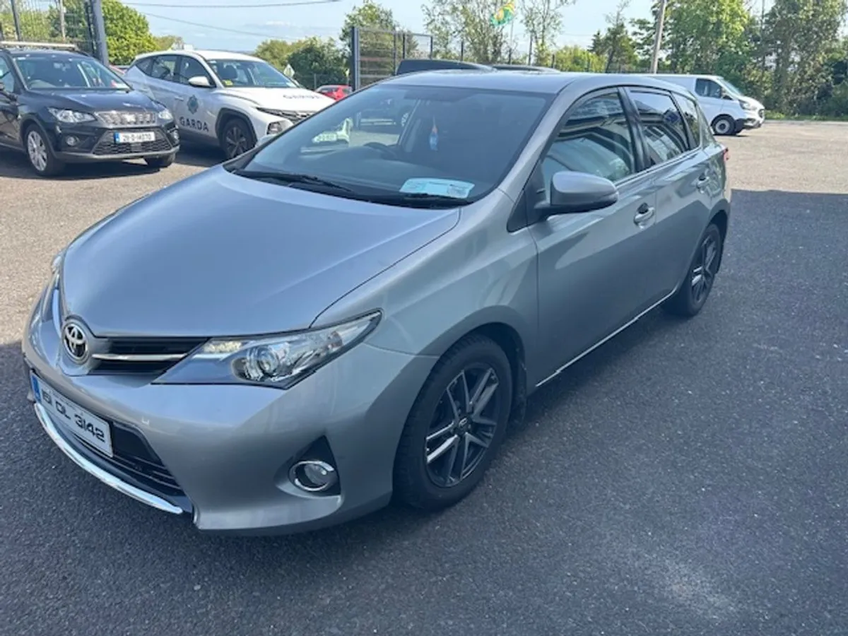 Toyota Auris D-4d 90 (1.4) 5Dr Icon - Image 2