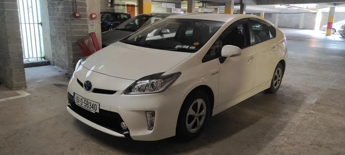 Toyota Prius 2015 - Image 1