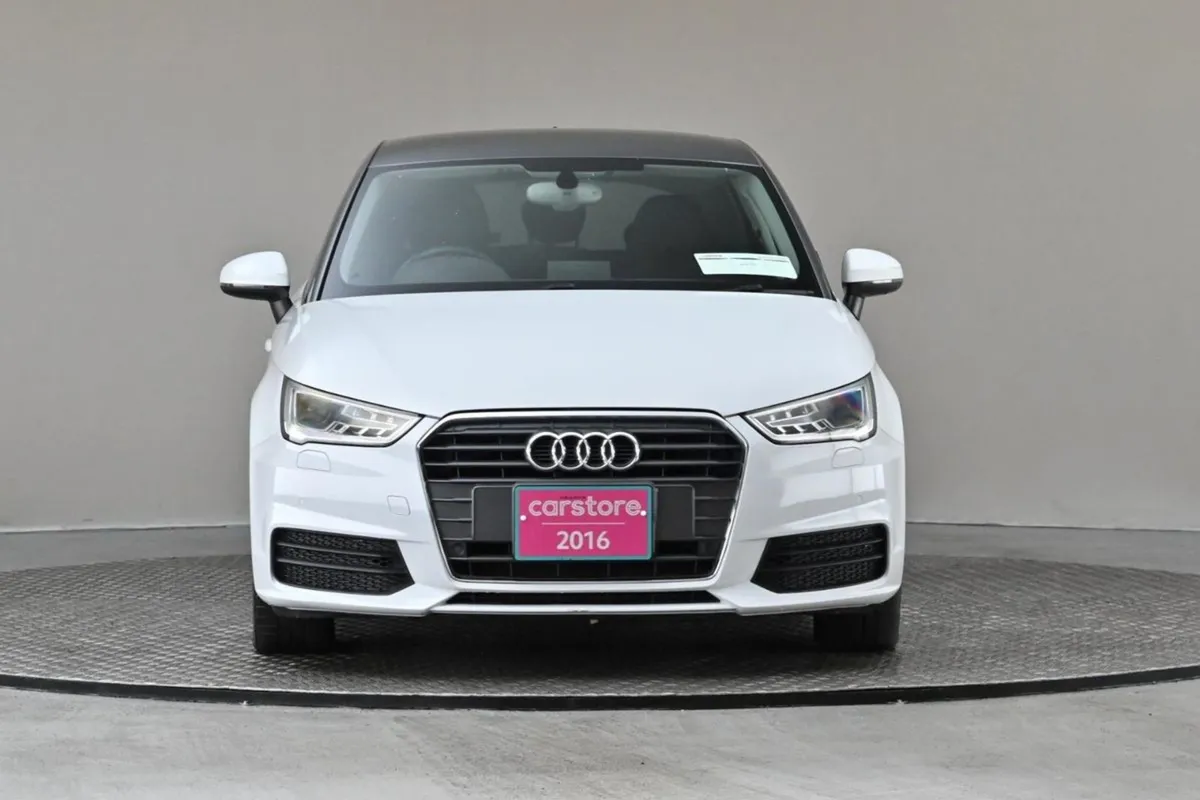 Audi A1 1.0tfsi 95bhp S-tronic 5DR  2tone Roof re - Image 2