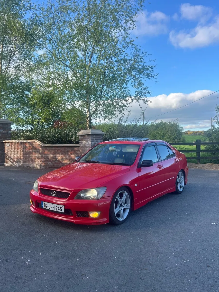 2002 lexus is - Image 1