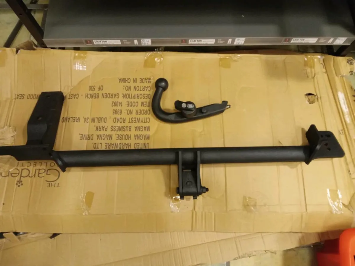 Range Rover NEW **Tow Bar / Tow hitch*** - Image 2