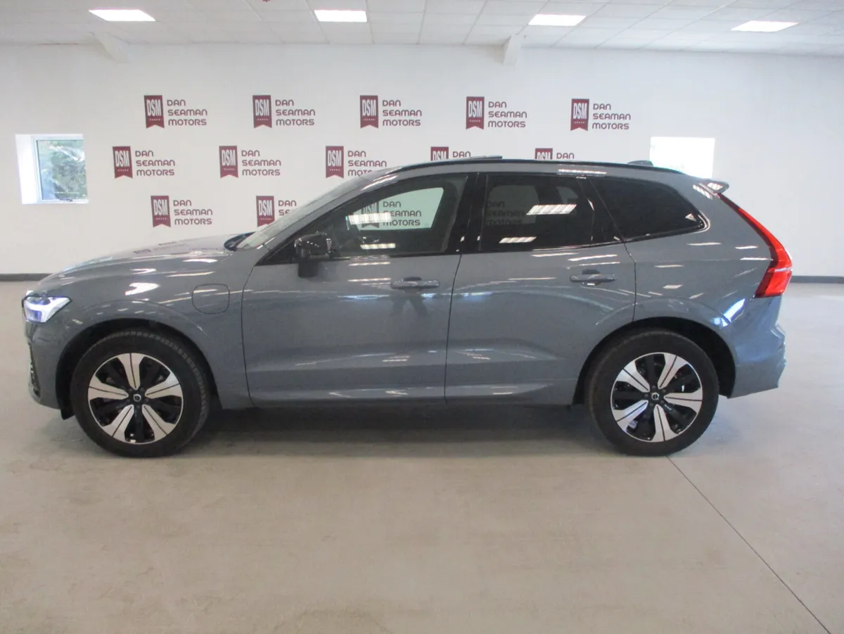 2023 Volvo XC60 T6 RECHARGE DARK PLUS - Image 1