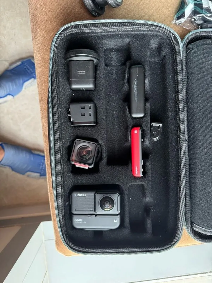 Insta360 ONE RS Twin Edition + Leica 1-Inch Lens + Boosted Battery + Case - Image 2