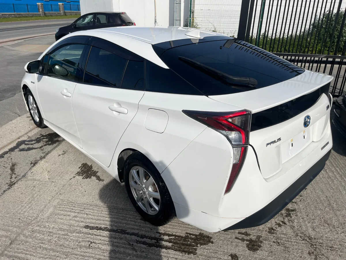TOYOTA PRIUS 2018, 1.8 HYBRID AUTO - Image 4