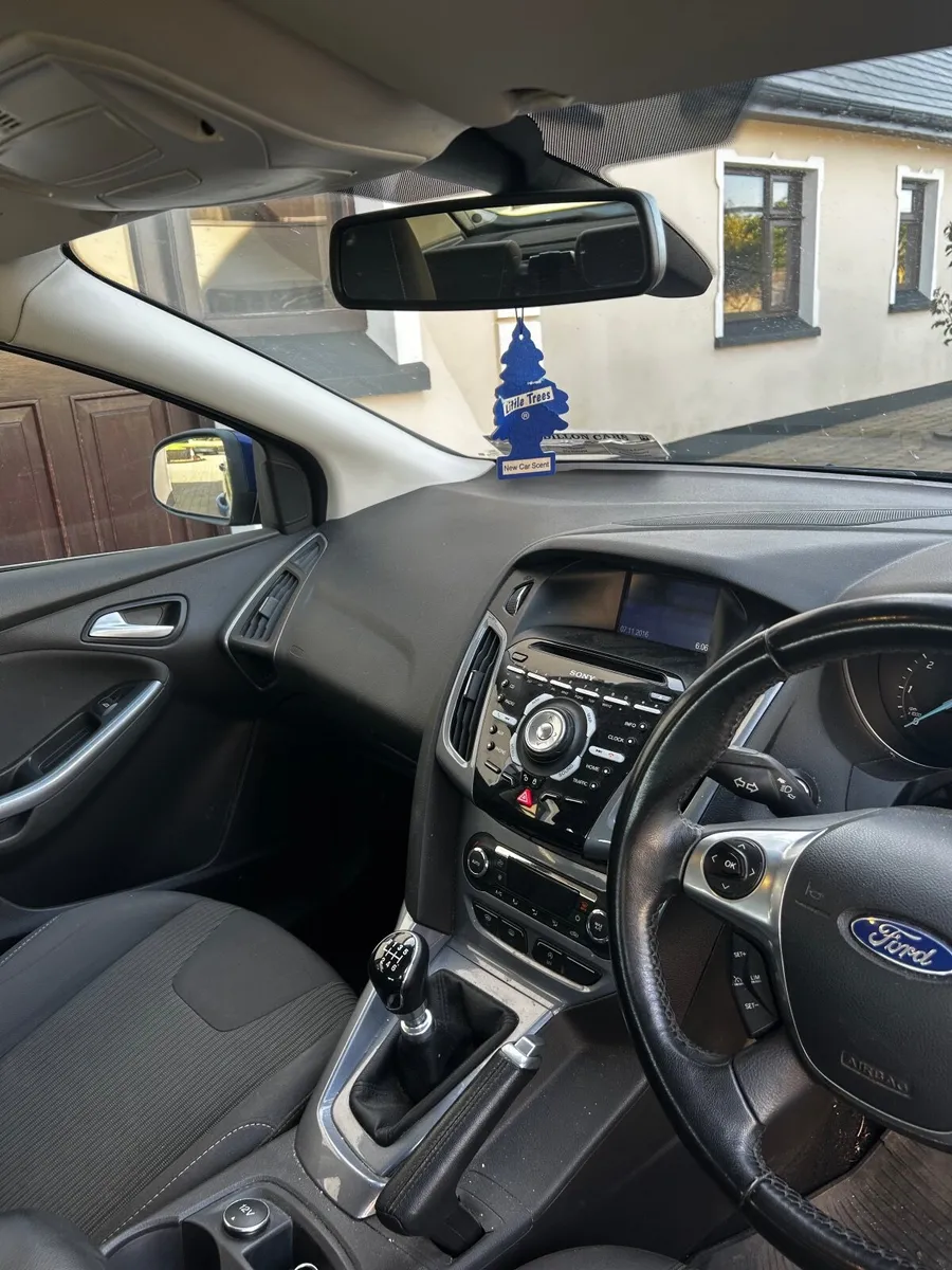 Ford Focus 2014 - Image 2