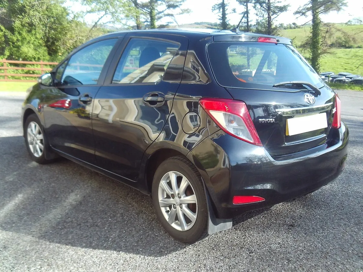 Toyota Yaris 2012 - Image 1