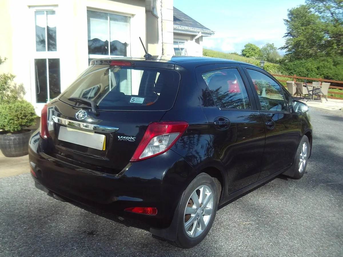 Toyota Yaris 2012 - Image 2