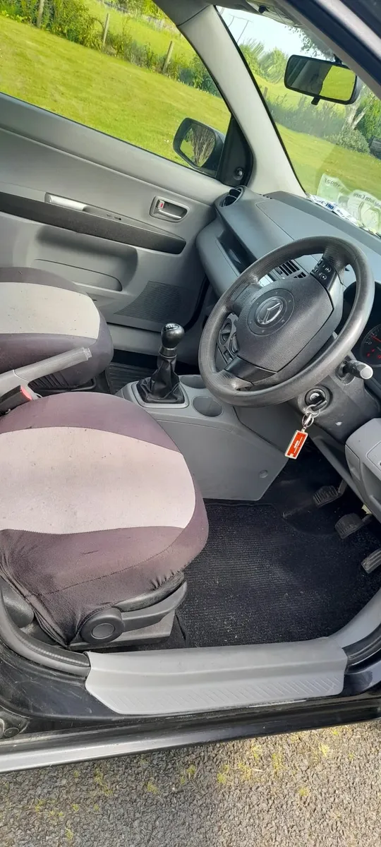 Mazda Mazda2 2005 - Image 2
