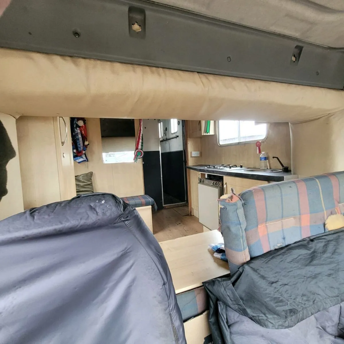 Horsebox  stalled for 4 - Image 3