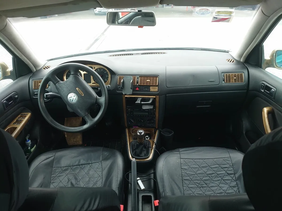 Volkswagen Golf 2003 - Image 4