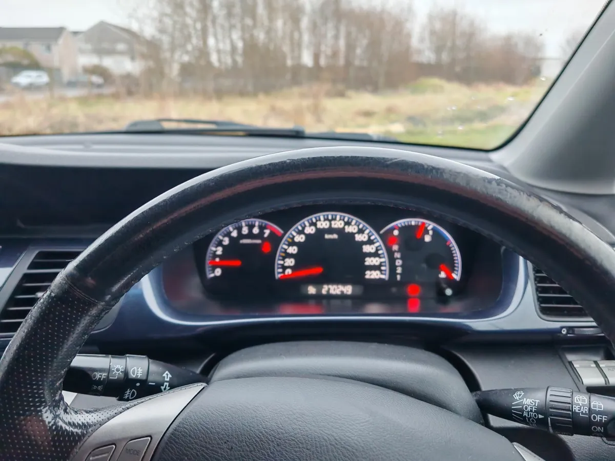 Honda FR-V 6 seat NEW NCT automat - Image 4