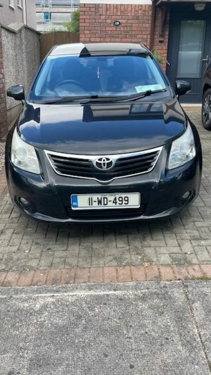 Toyota Avensis 2011 - Image 1