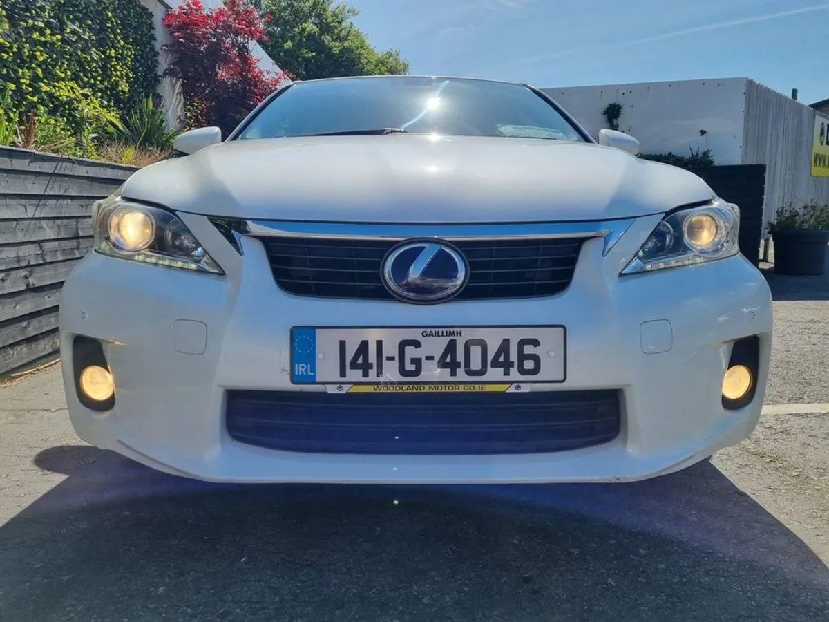 Lexus CT 200H Advance 5DR Auto - Image 3