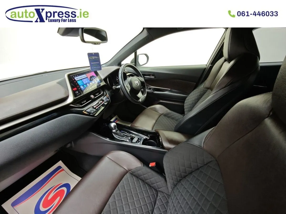 Toyota C-HR 1.8 Hybrid Leather Pack  Reversing Ca - Image 4