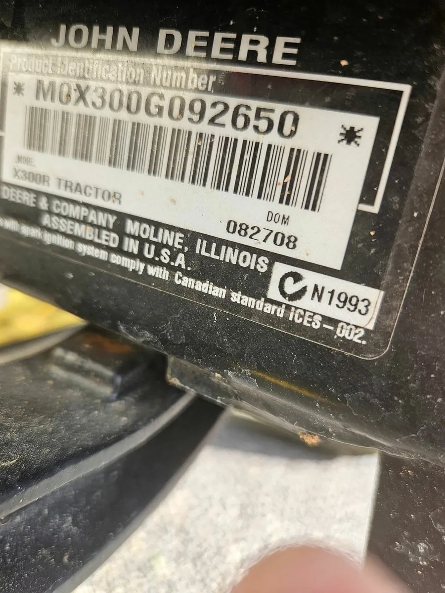 John Deere X300R ride on lawnmower - Image 4