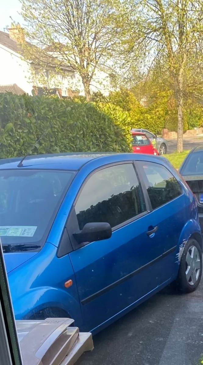 Ford Fiesta 2004 - Image 2