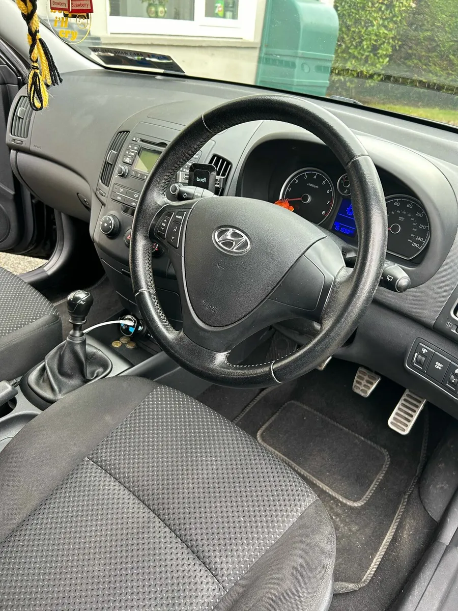 Hyundai i30 great starter car - Image 4