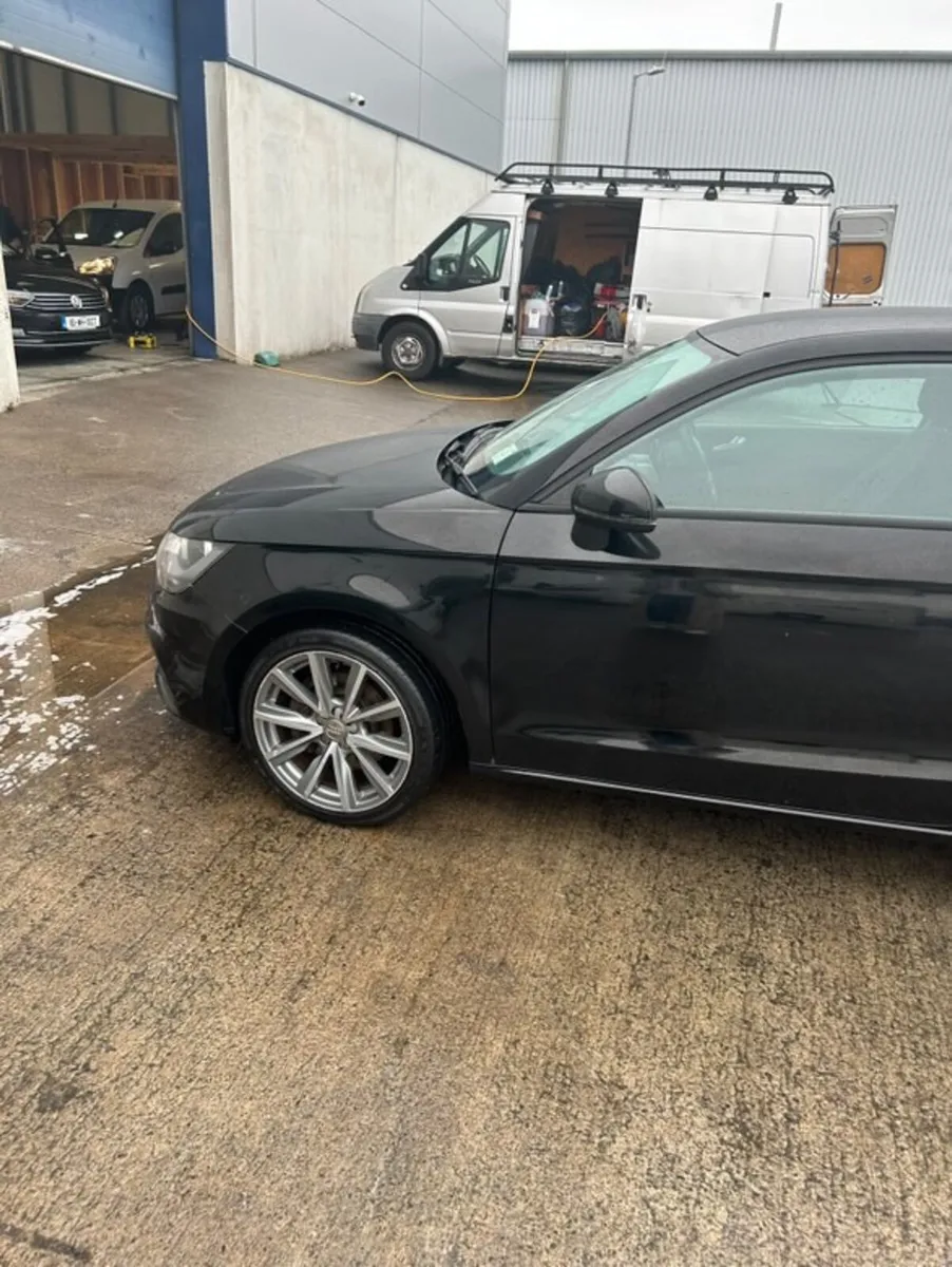 Audi A1 2011 - 1.6TDI - Image 3