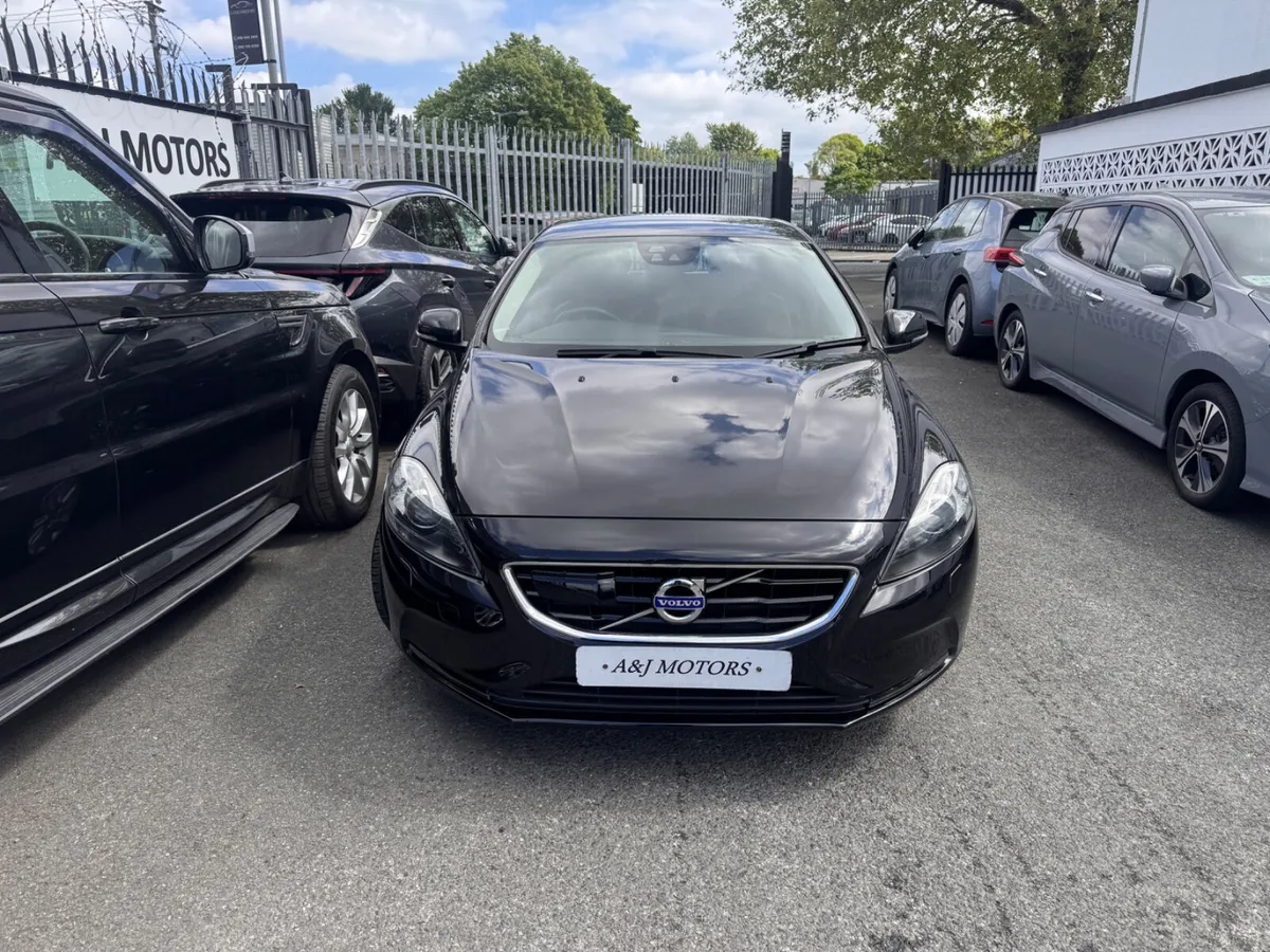 16 VOLVO V40 Automatic - Image 4