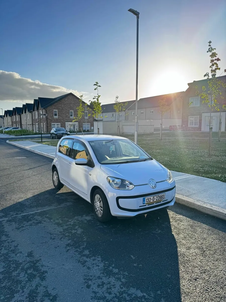 Volkswagen up! 2013 1.0 Petrol 5 door automatic - Image 3