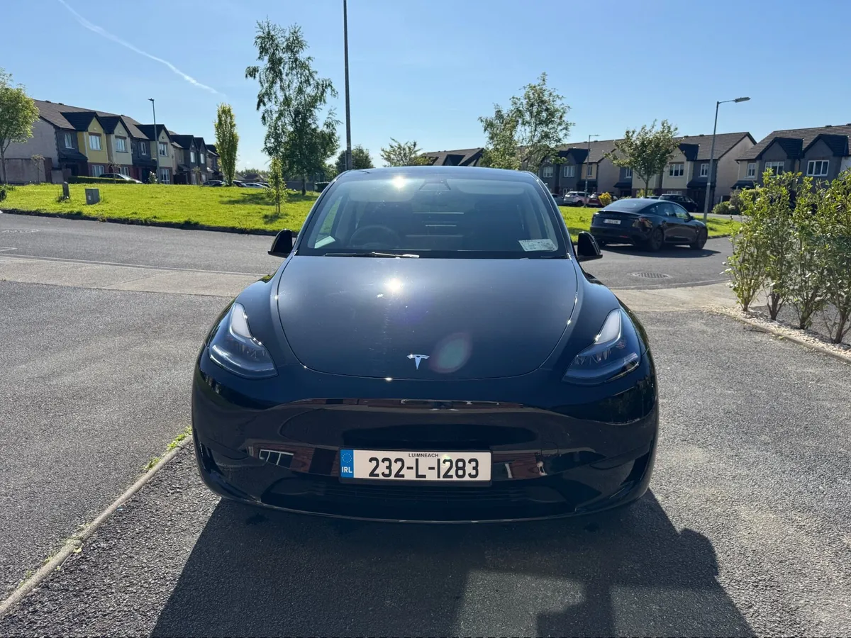 Tesla Model Y 2023 - Image 4