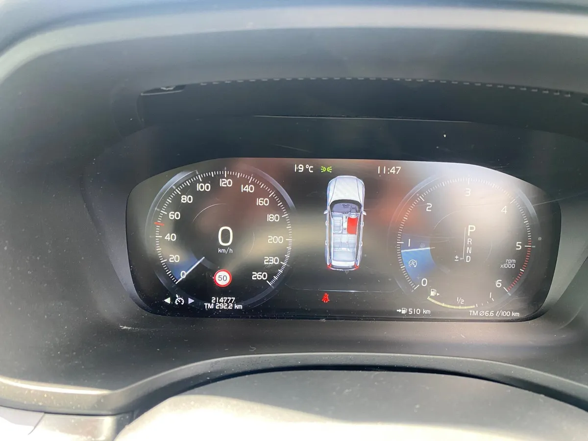 Volvo V60 2019 Auto - Image 3