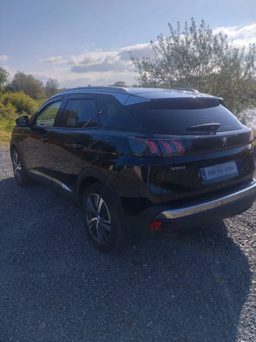 2022 Peugeot 3008 Hybrid - Image 2