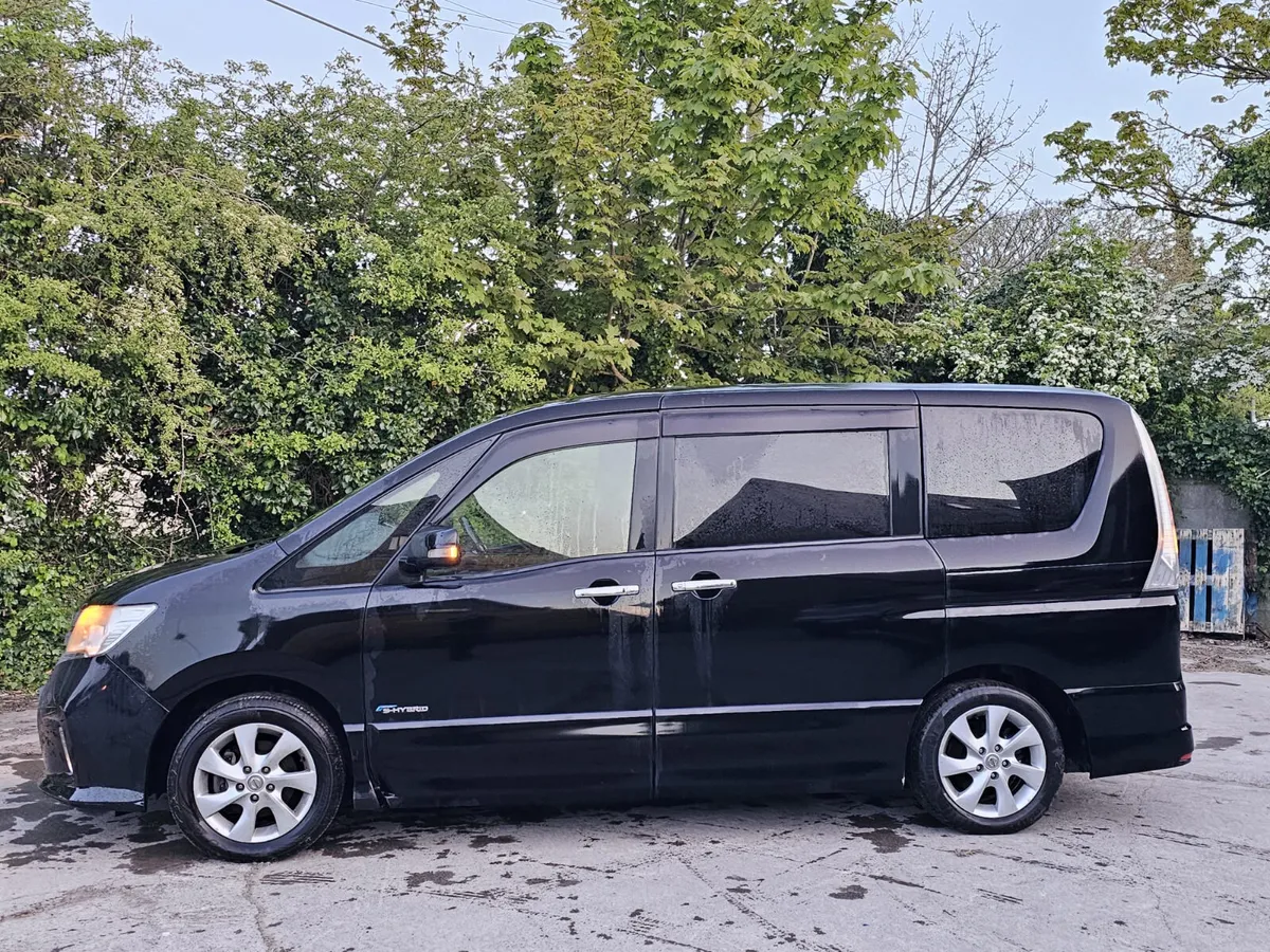 Nissan Serena 2013 hybrid auto 8 seats €8990 - Image 4
