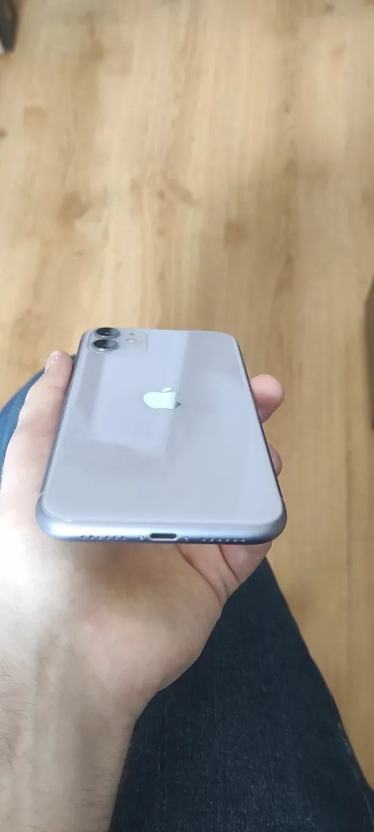 iPhone 11 64GB - purple - Sim Three + case - Image 3