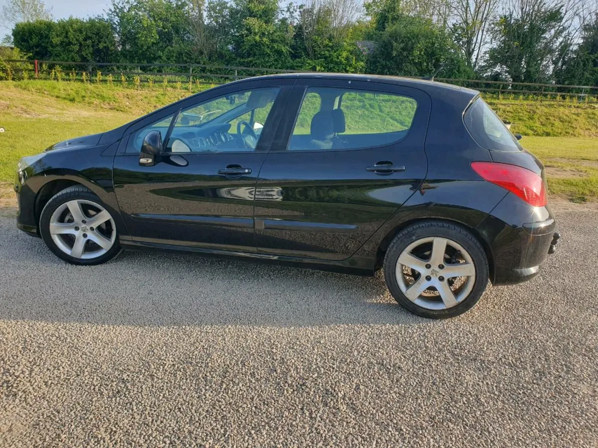Car - Image 2